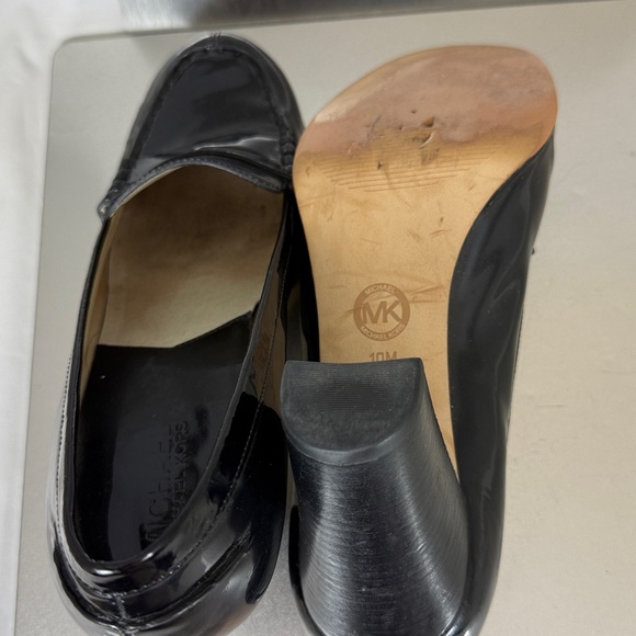 Michael Kors Bayville Loafer Heels in classic black patent leather Size 10 - Picture 5 of 5